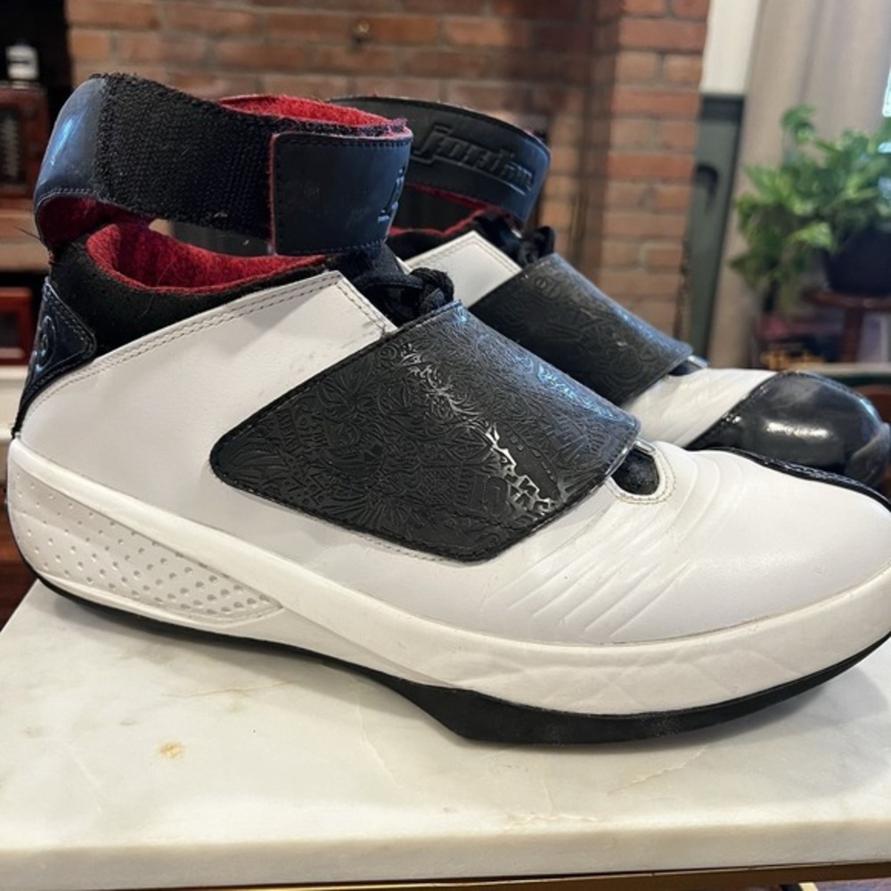 Air Jordan XX 20 OG‎ Playoffs 2005 White Black Red Men's Size 10 Retro Sneakers